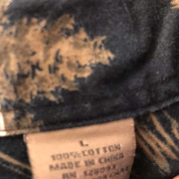 EUC Rugged Earth Men’s button down size large. - Picture 4 of 5